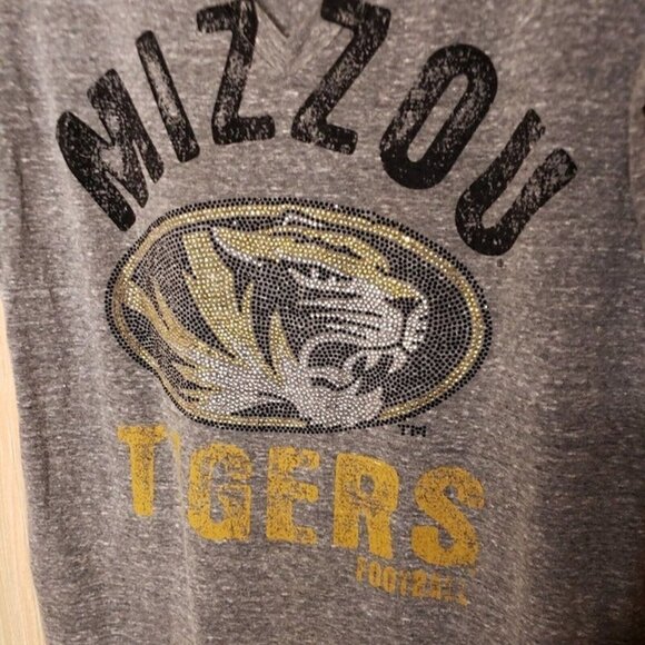University Of Missouri Womens Distressed Rhinestone Grey Short Sleeve Top Medium - Picture 3 of 6